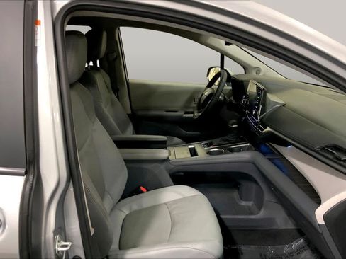 Used 2024 Toyota Sienna Limited AWD/4WD image 8