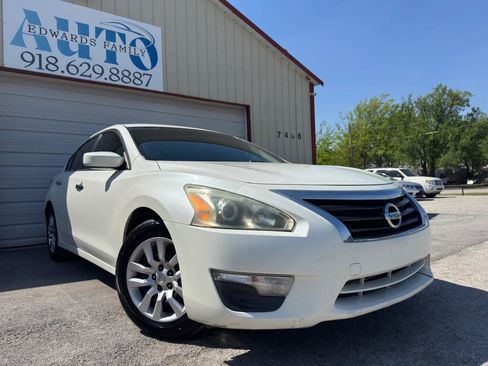 Used 2014 Nissan Altima 2.5 S image 1