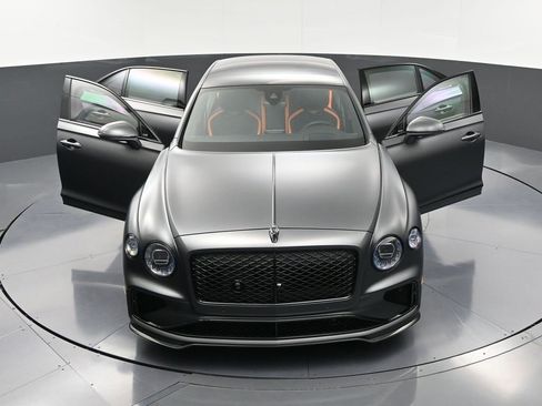 Used 2025 Bentley Flying Spur Plug-In Hybrid image 39