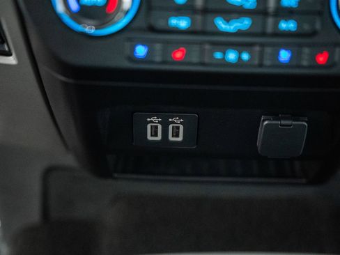 Certified 2020 Ford F150 Lariat image 34