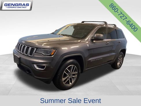 Used 2020 Jeep Grand Cherokee Laredo w/ Quick Order Package 2BN North AWD/4WD image 3