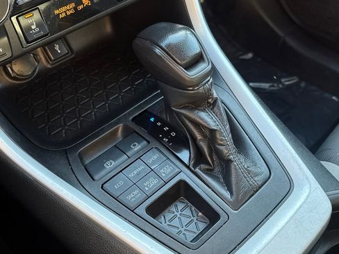 Used 2021 Toyota RAV4 XLE w/ Convenience Package image 27