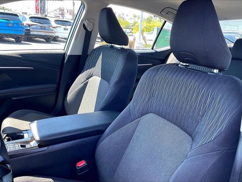 Used 2025 Toyota Camry LE image 23