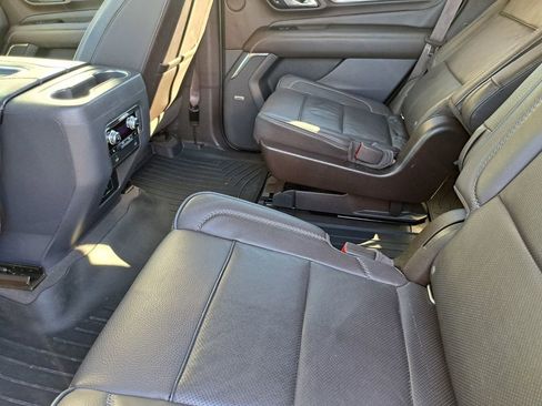 Used 2021 GMC Yukon Denali w/ Denali Premium Package image 24