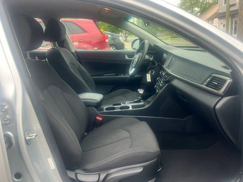 Used 2018 Kia Optima LX w/ 17" Alloy Wheels Package FWD image 30