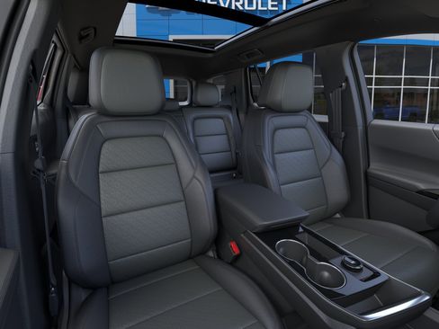 New 2026 Chevrolet Equinox LT w/ Convenience Package II AWD/4WD image 16