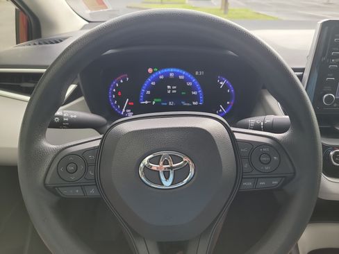 Used 2021 Toyota Corolla LE FWD image 26