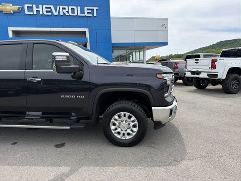 Used 2024 Chevrolet Silverado 2500 LTZ w/ LTZ Plus Package AWD/4WD image 2