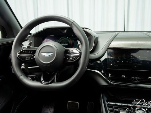 Used 2025 Aston Martin DBX 707 image 37