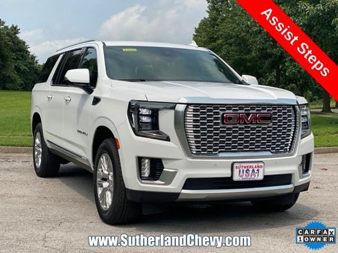 Used 2024 GMC Yukon XL Denali AWD/4WD image 9