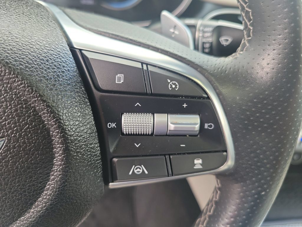 Used 2023 Genesis G70 2.0T w/ Sport Prestige Package RWD image 31