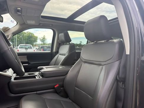 Used 2025 Ford Expedition Active AWD/4WD image 24