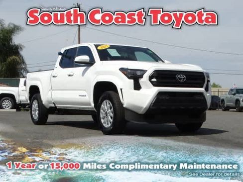 Used 2025 Toyota Tacoma SR5 AWD/4WD image 1