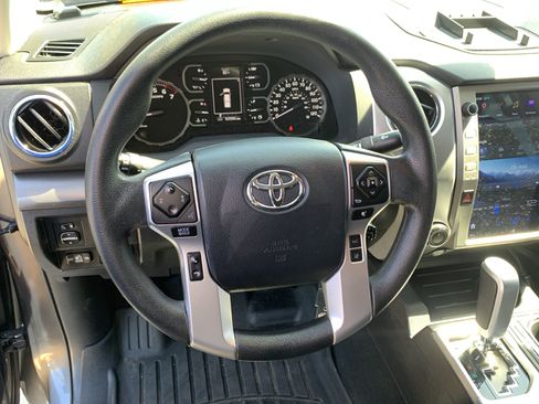 Used 2018 Toyota Tundra SR5 w/ SR5 Upgrade Package AWD/4WD image 18