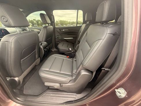 Used 2024 Chevrolet Traverse LT image 24