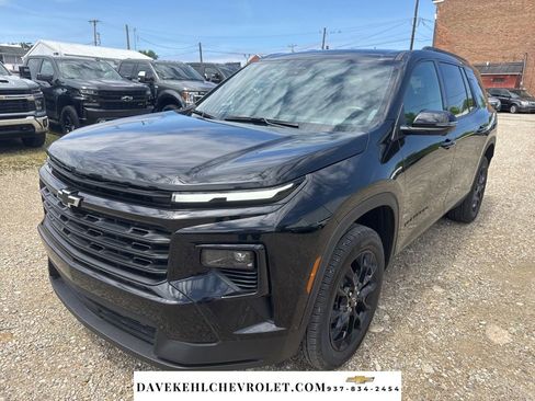 Used 2024 Chevrolet Traverse LT w/ Midnight/Sport Edition FWD image 1