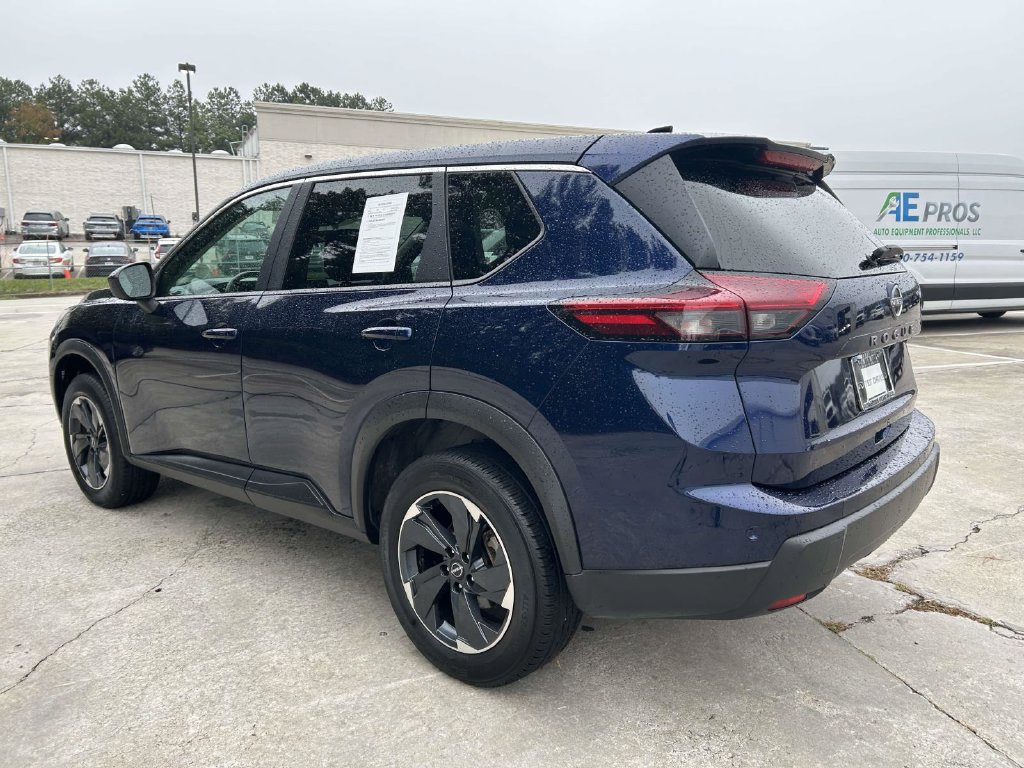 Used 2025 Nissan Rogue SV FWD image 5