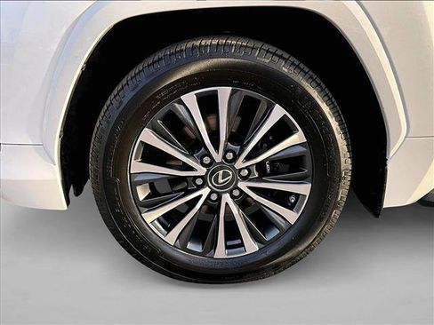 Used 2023 Lexus LX 600 LX 600 Premium image 10