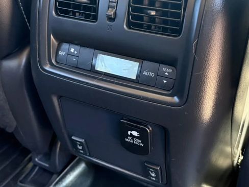 Used 2017 Nissan Pathfinder SL w/ Trailer Tow Package image 35