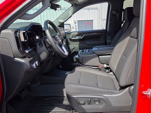New 2026 GMC Sierra 1500 SLE image 3
