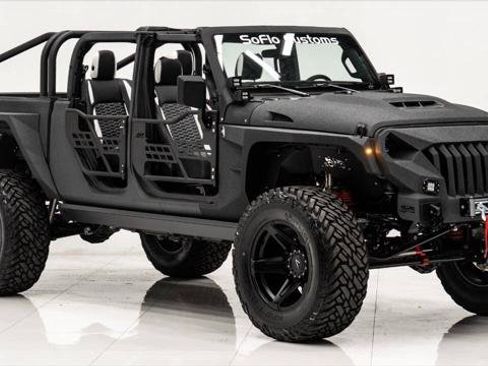 Used 2025 Jeep Gladiator Sport image 1