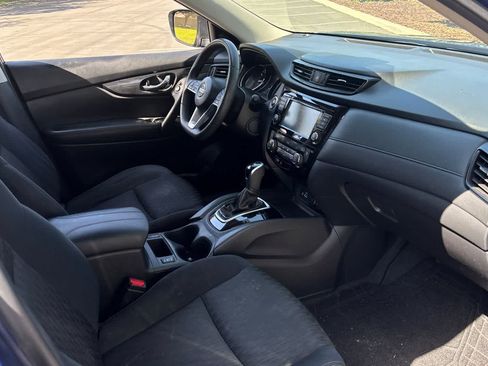 Used 2020 Nissan Rogue SV FWD image 17