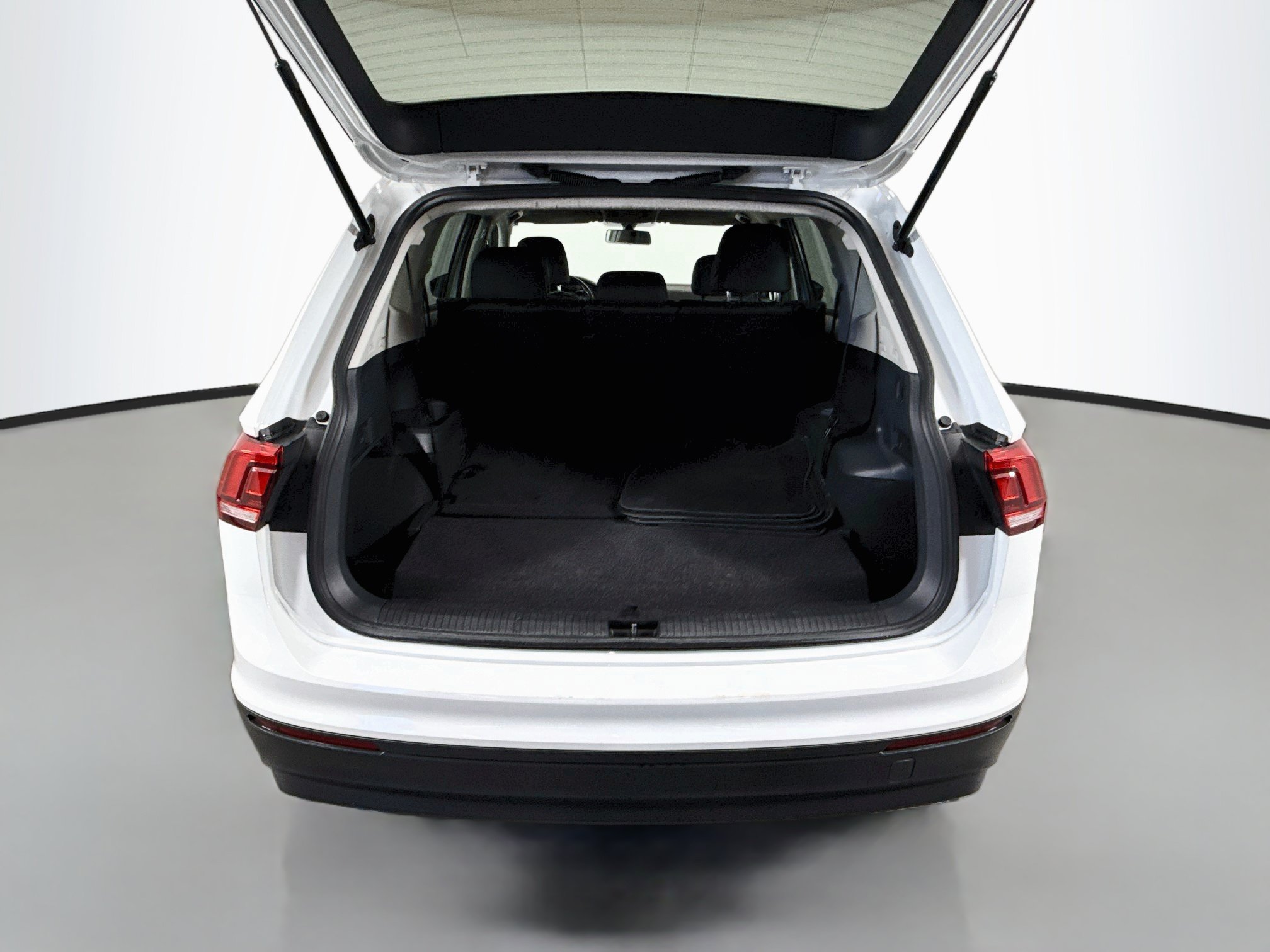Used 2019 Volkswagen Tiguan SE FWD image 23