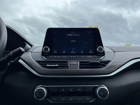 Used 2025 Nissan Altima 2.5 SV image 20