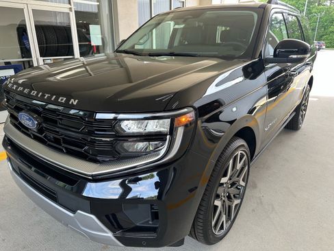 New 2026 Ford Expedition Platinum AWD/4WD image 3