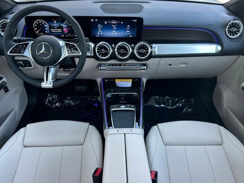 New 2025 Mercedes-Benz GLB 250 4MATIC image 13