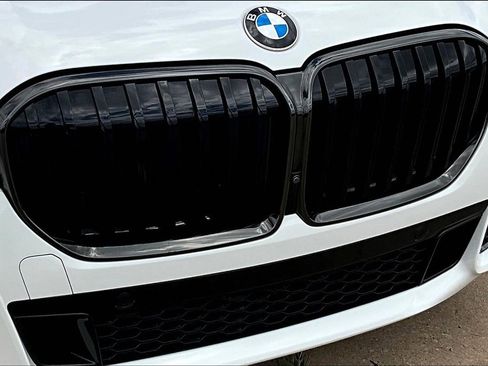 Used 2022 BMW 740i w/ M Sport Package image 37