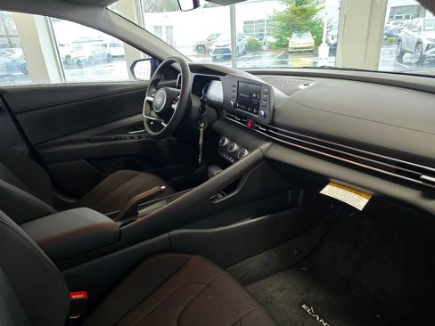 New 2026 Hyundai Elantra SE image 32