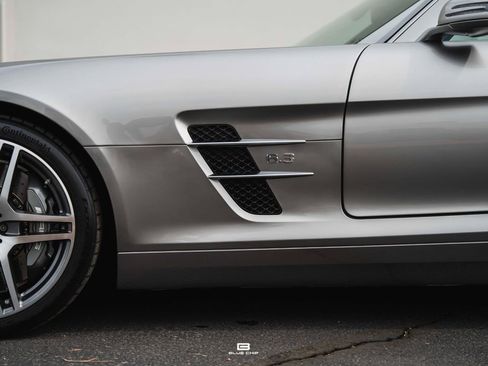 Used 2011 Mercedes-Benz SLS AMG Coupe image 3