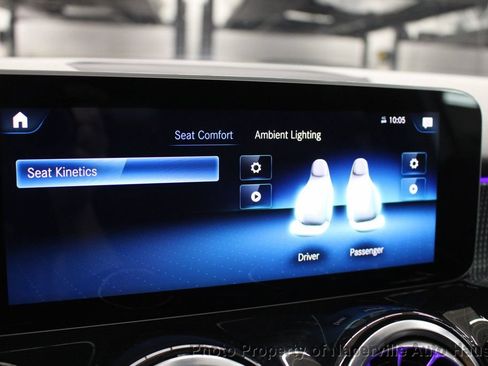 Used 2021 Mercedes-Benz GLB 250 4MATIC image 20