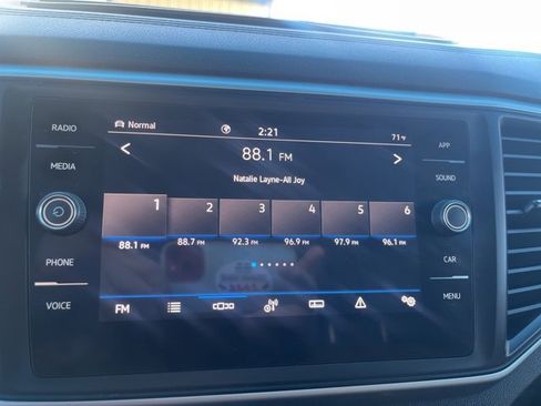 Used 2021 Volkswagen Atlas Cross Sport SE image 13