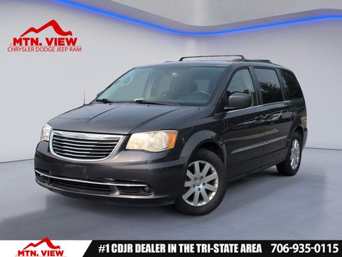 Used 2016 Chrysler Town & Country Touring FWD image 1