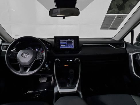 Used 2022 Toyota RAV4 LE image 29