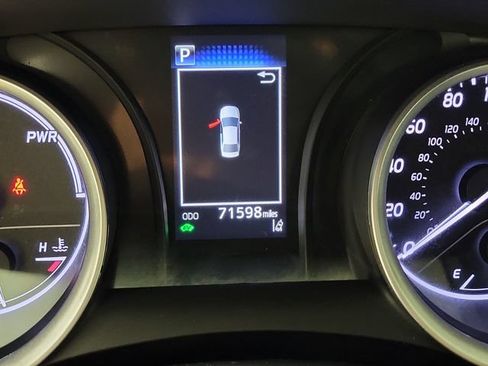 Used 2022 Toyota Camry LE FWD image 2