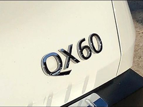 Used 2023 INFINITI QX60 Luxe w/ Vision Package image 10