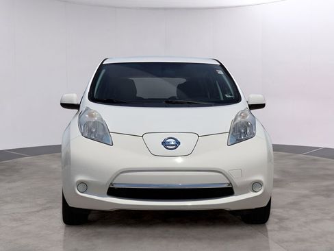 Used 2015 Nissan Leaf S FWD image 2