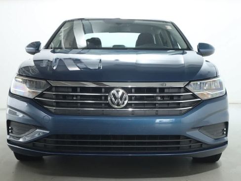 Used 2019 Volkswagen Jetta SE w/ Cold Weather Package FWD image 5