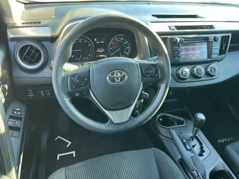 Used 2018 Toyota RAV4 LE image 12