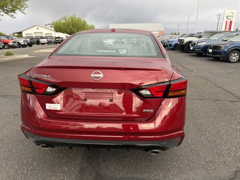 Used 2025 Nissan Altima 2.5 SR w/ SR Premium Package AWD/4WD image 6