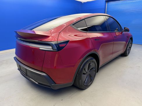 Used 2026 Tesla Model Y 2WD image 7