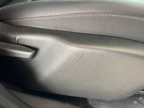 Used 2025 Chevrolet Equinox LT w/ Convenience Package II FWD image 23