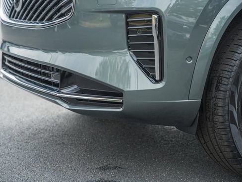 New 2027 Volvo XC90 B6 Plus AWD/4WD image 13