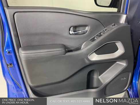 Used 2024 Nissan Frontier SV w/ SV Convenience Package RWD image 17