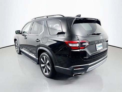 Used 2023 Honda Pilot Touring image 5