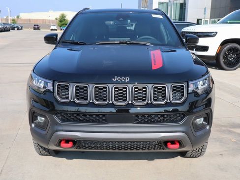 New 2025 Jeep Compass Trailhawk w/ Sun & Sound Group image 8
