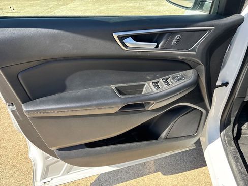 Used 2024 Ford Edge SEL image 11